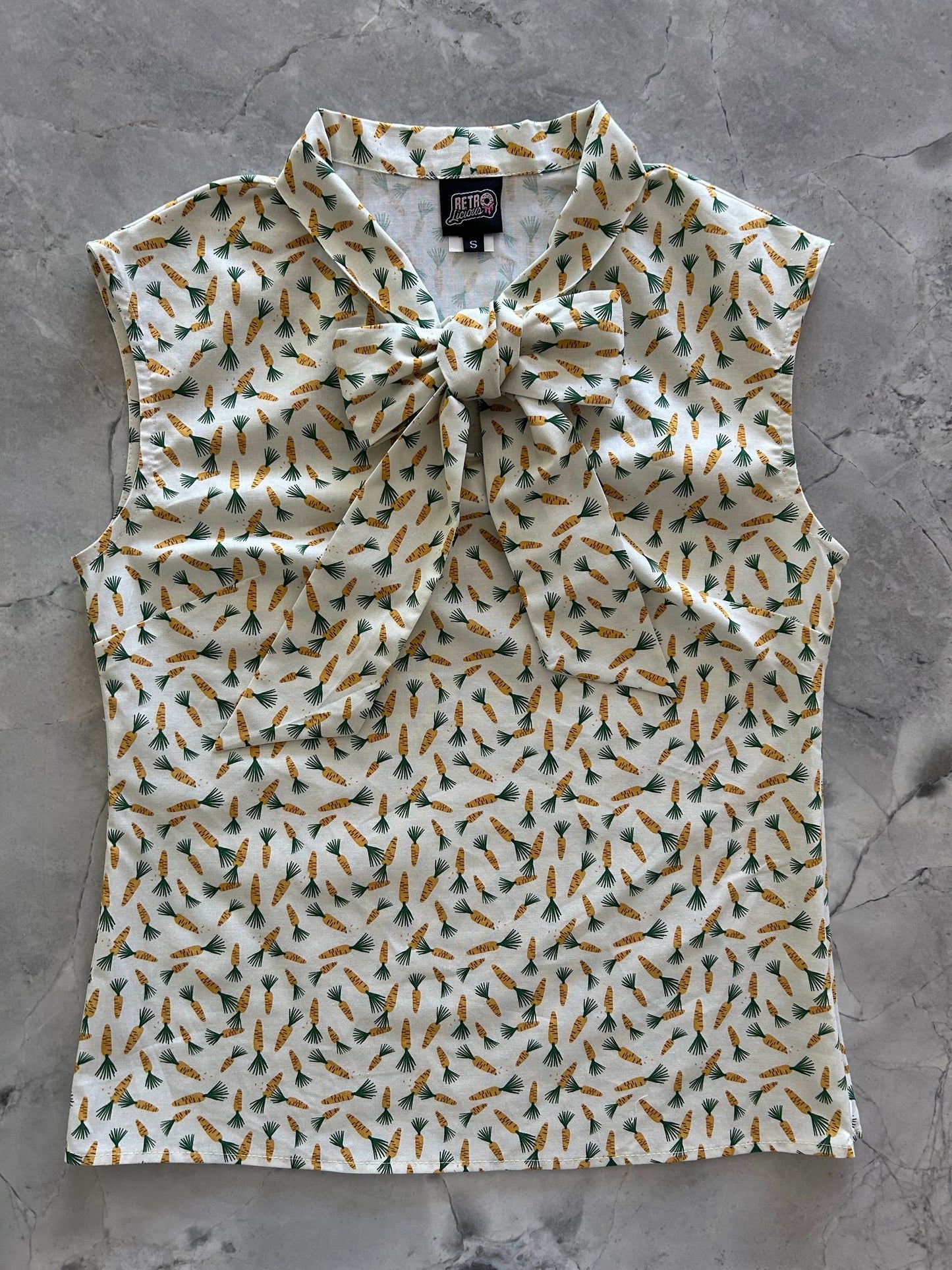 Carrots Bow Top
