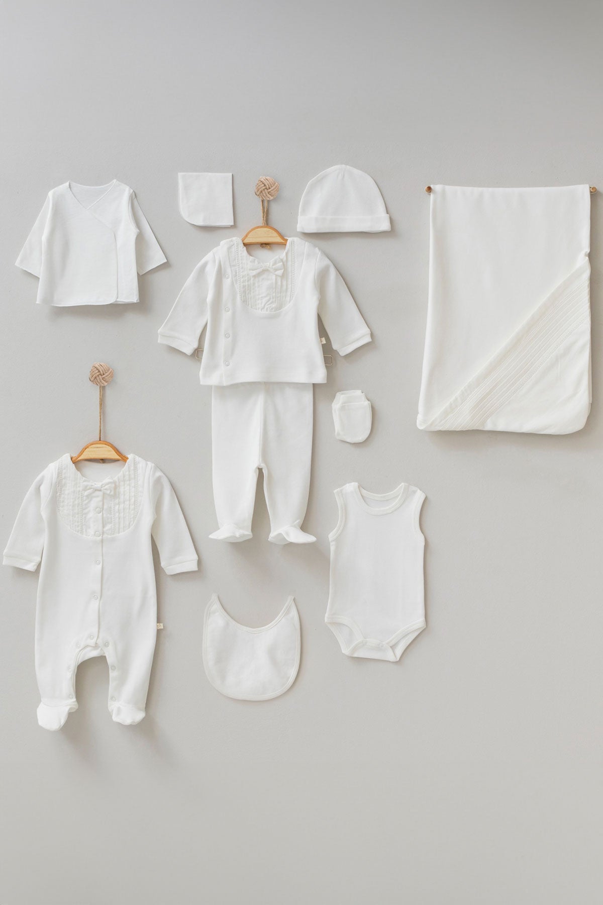 Alex White Newborn Coming Home Set (10 Pcs)