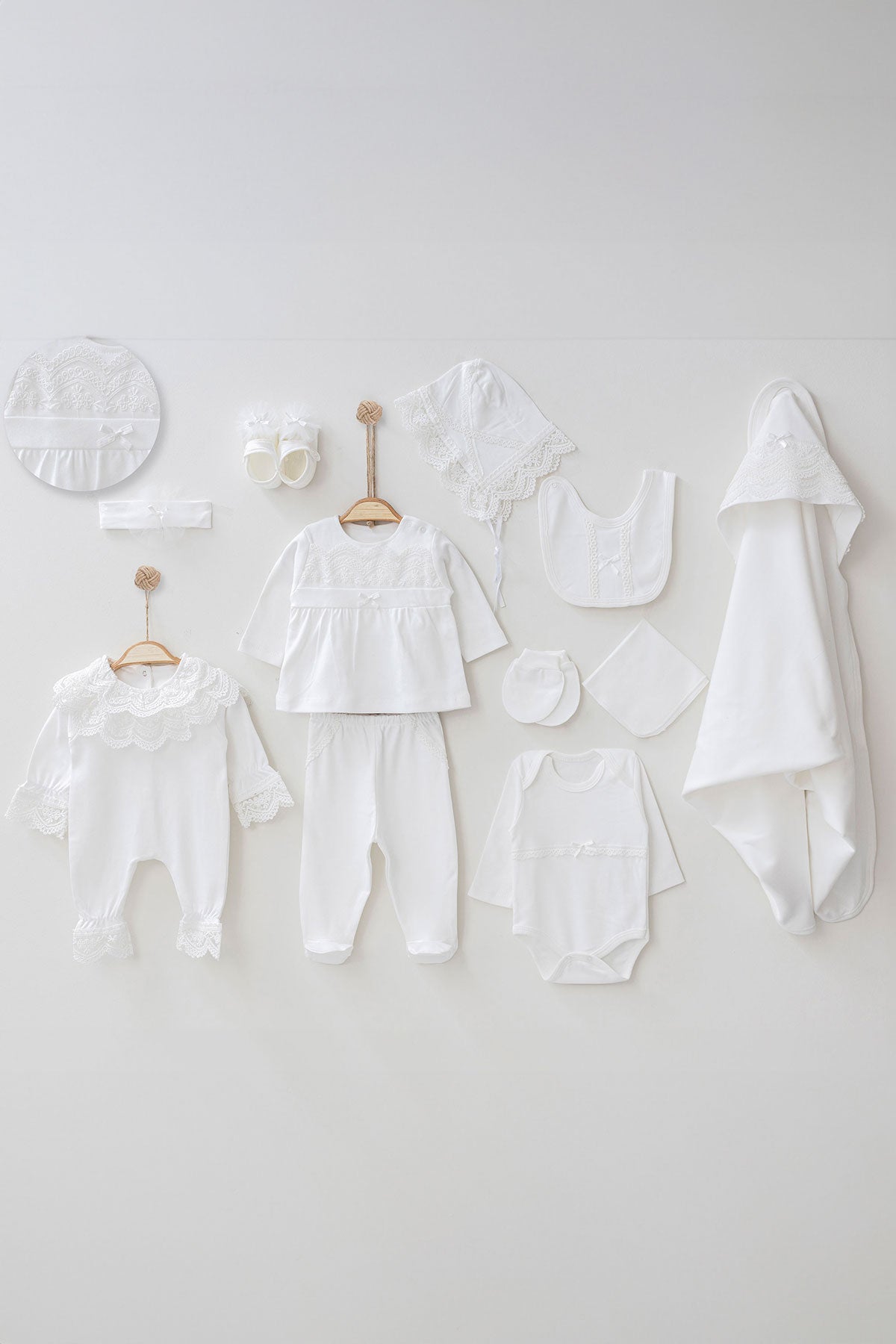 Ann White Newborn Coming Home Set (11 Pcs)